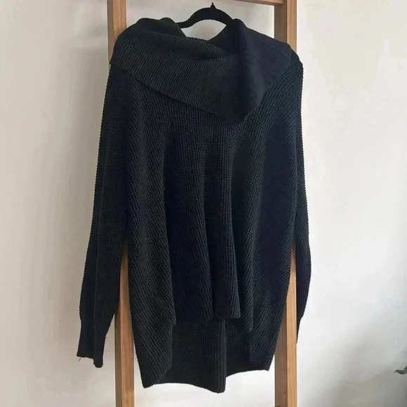 MICHAEL KORS l Black Turtle Neck Sweater Size Large - Picture 2 of 5